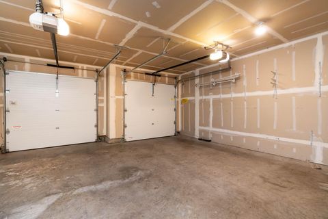 Tiny photo for 2409 NW Quinn Creek Loop, Bend, OR 97703 (MLS # 220211487)