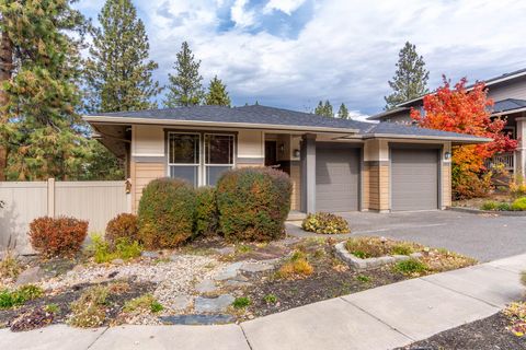 Tiny photo for 2409 NW Quinn Creek Loop, Bend, OR 97703 (MLS # 220211487)