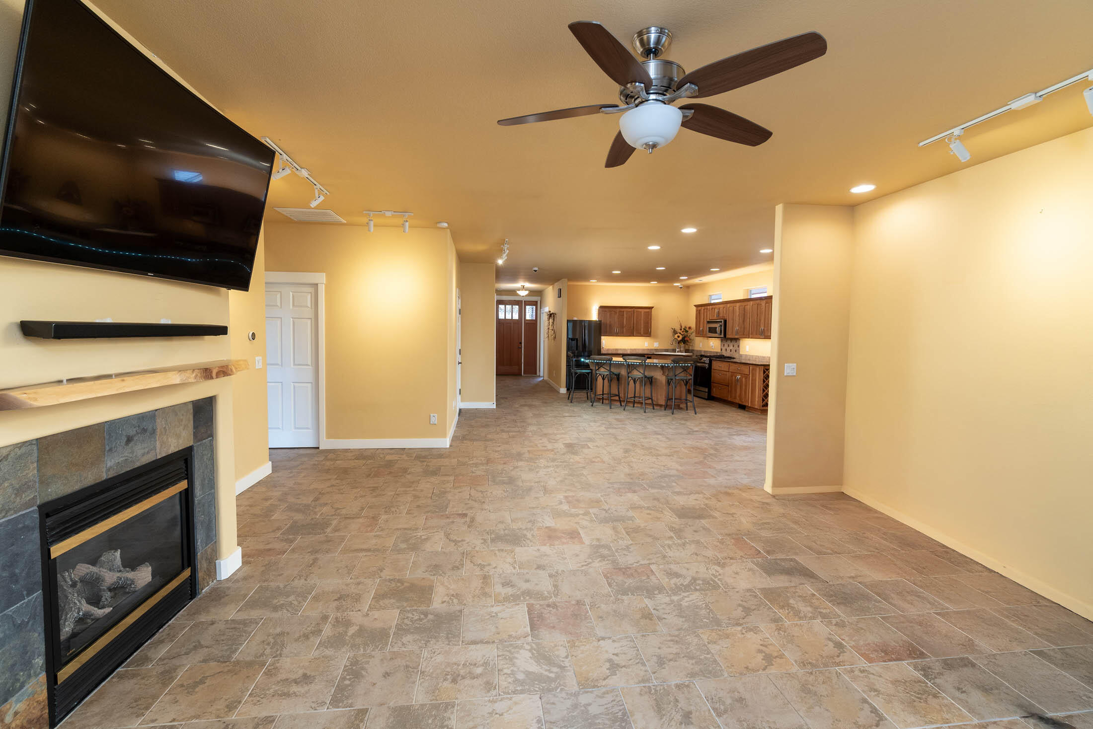 Skyliner Summit - Residential