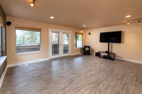 Tiny photo for 2409 NW Quinn Creek Loop, Bend, OR 97703 (MLS # 220211487)