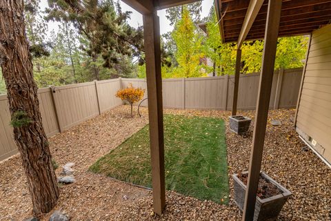 Tiny photo for 2409 NW Quinn Creek Loop, Bend, OR 97703 (MLS # 220211487)
