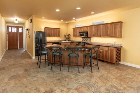 Tiny photo for 2409 NW Quinn Creek Loop, Bend, OR 97703 (MLS # 220211487)