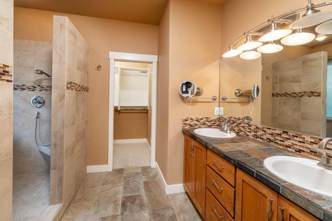 Tiny photo for 2409 NW Quinn Creek Loop, Bend, OR 97703 (MLS # 220211487)