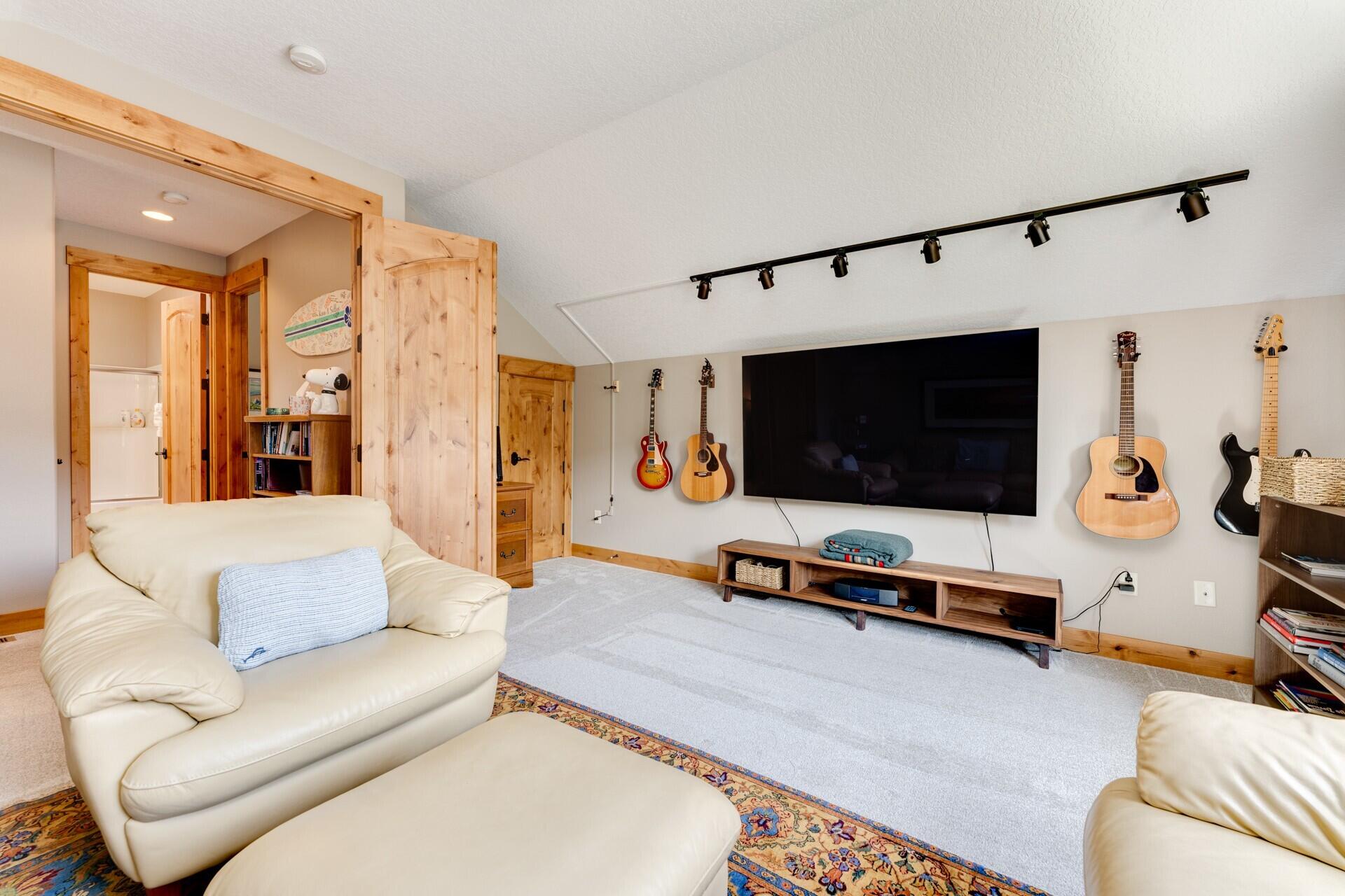 Eagle Crest - Residential