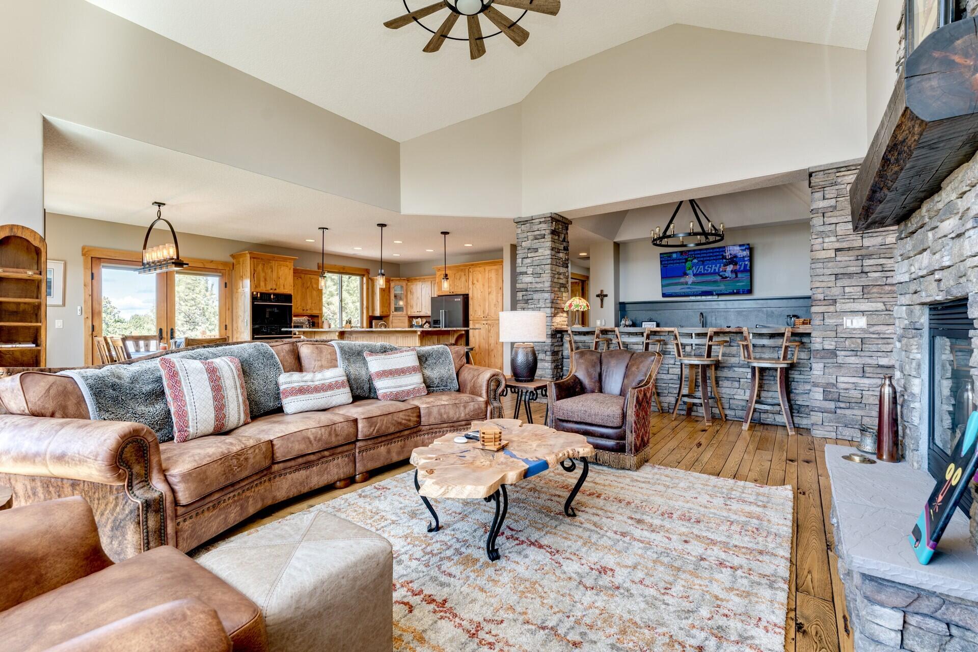 Eagle Crest - Residential