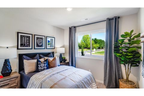 Tiny photo for 51788 Morning Pine Dr Pne, La Pine, OR 97739 (MLS # 220209771)