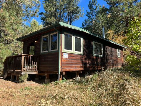 Tiny photo for 107 S 3rd Avenue, Chiloquin, OR 97624 (MLS # 220211036)