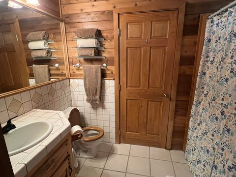 Tiny photo for 107 S 3rd Avenue, Chiloquin, OR 97624 (MLS # 220211036)