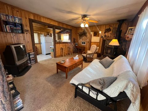 Tiny photo for 107 S 3rd Avenue, Chiloquin, OR 97624 (MLS # 220211036)