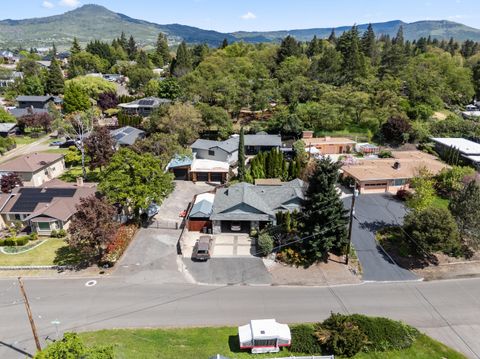 Tiny photo for 524 N Berkeley Way, Medford, OR 97504 (MLS # 220219527)