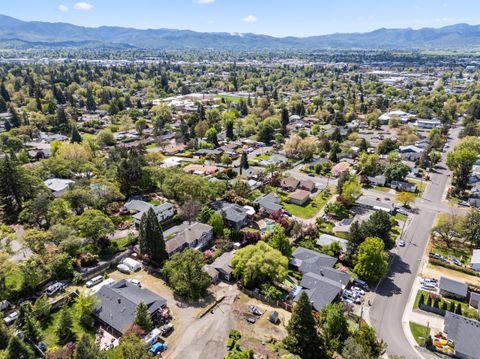 Tiny photo for 524 N Berkeley Way, Medford, OR 97504 (MLS # 220219527)