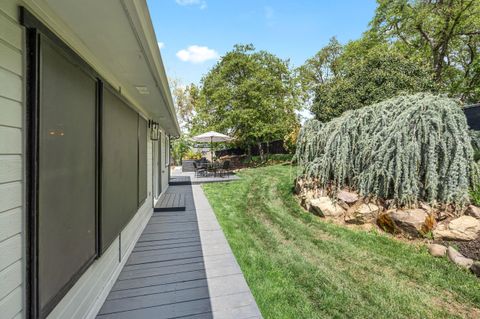 Tiny photo for 524 N Berkeley Way, Medford, OR 97504 (MLS # 220219527)