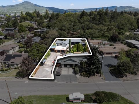 Tiny photo for 524 N Berkeley Way, Medford, OR 97504 (MLS # 220219527)