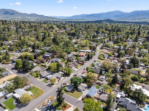 Tiny photo for 524 N Berkeley Way, Medford, OR 97504 (MLS # 220219527)