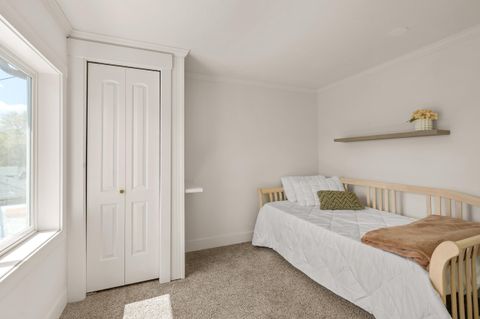 Tiny photo for 524 N Berkeley Way, Medford, OR 97504 (MLS # 220219527)