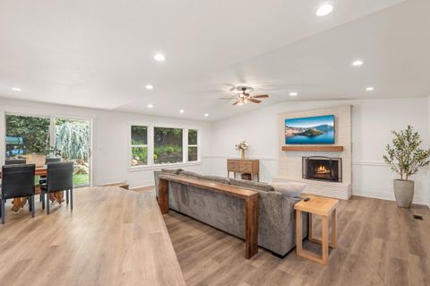 Tiny photo for 524 N Berkeley Way, Medford, OR 97504 (MLS # 220219527)