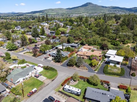 Tiny photo for 524 N Berkeley Way, Medford, OR 97504 (MLS # 220219527)