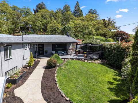 Tiny photo for 524 N Berkeley Way, Medford, OR 97504 (MLS # 220219527)