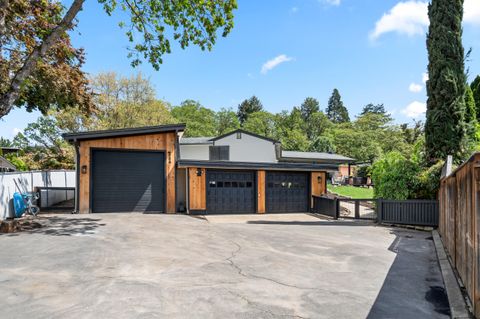 Tiny photo for 524 N Berkeley Way, Medford, OR 97504 (MLS # 220219527)