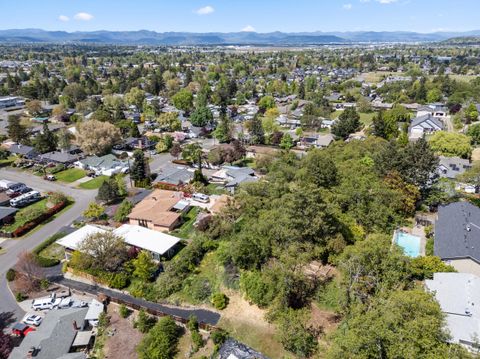 Tiny photo for 524 N Berkeley Way, Medford, OR 97504 (MLS # 220219527)