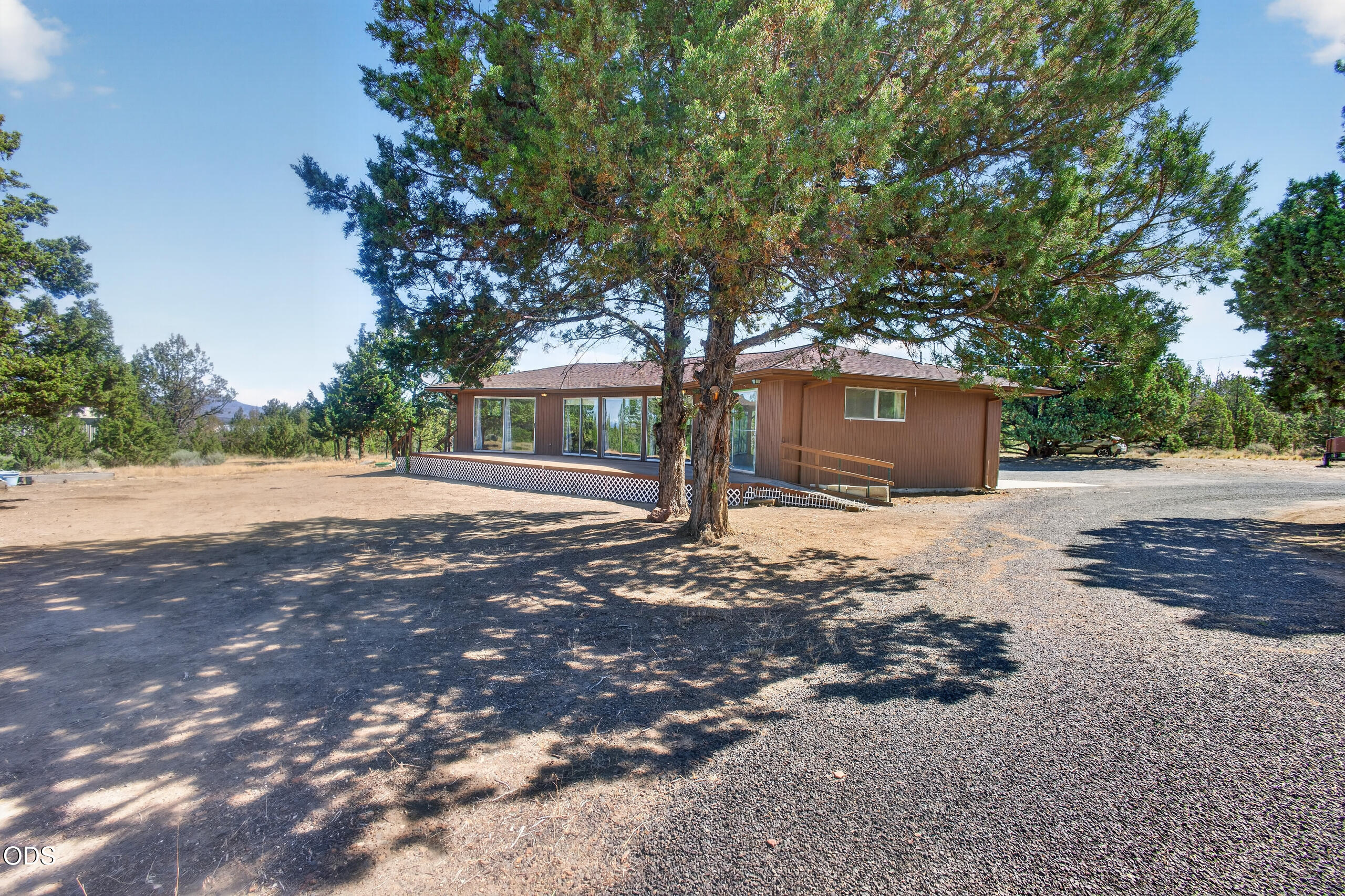 Photo 1 of 40 — 7004 SW Highland Drive, Powell Butte, OR 97753