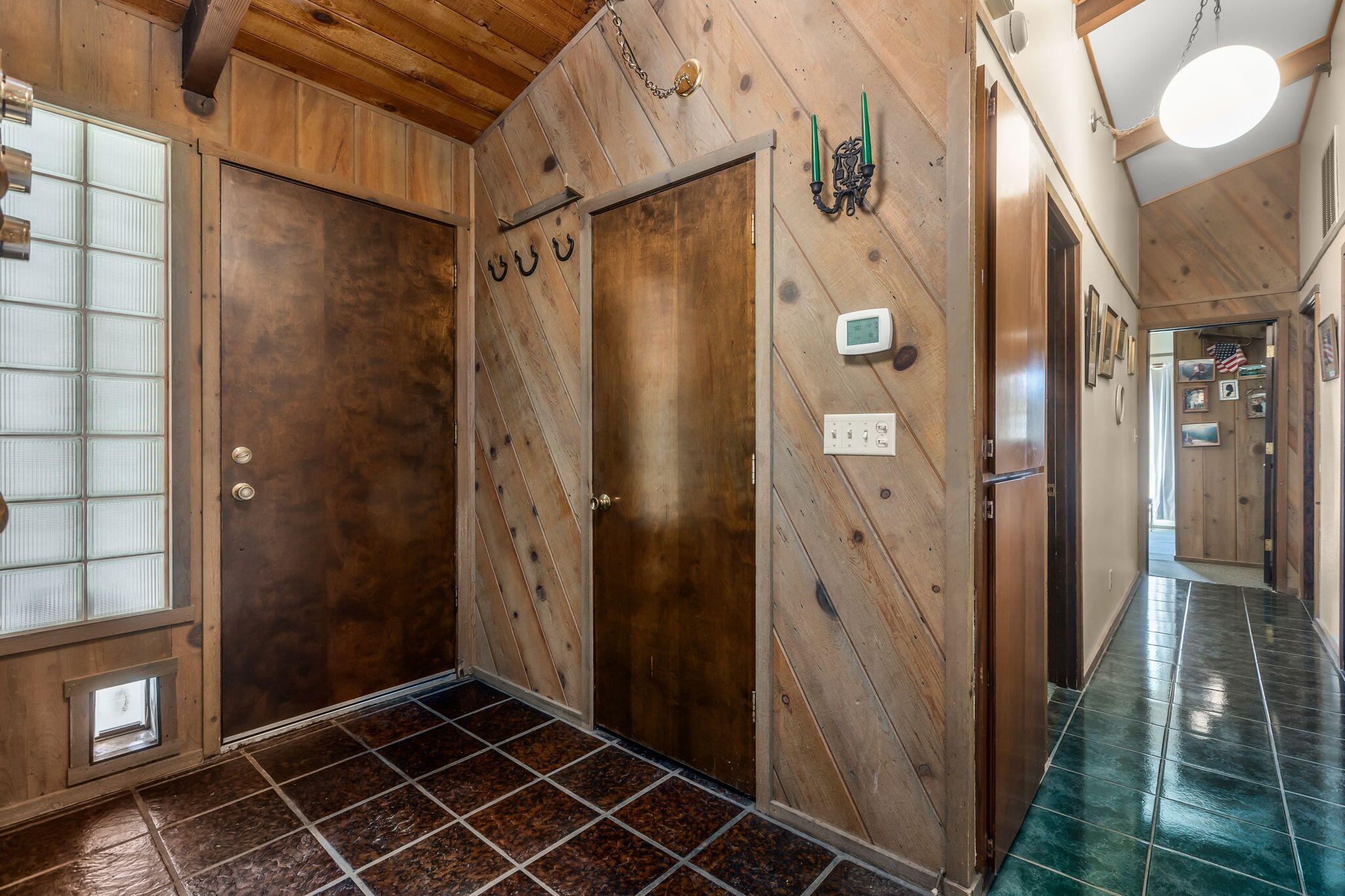 Los Serranos - Residential