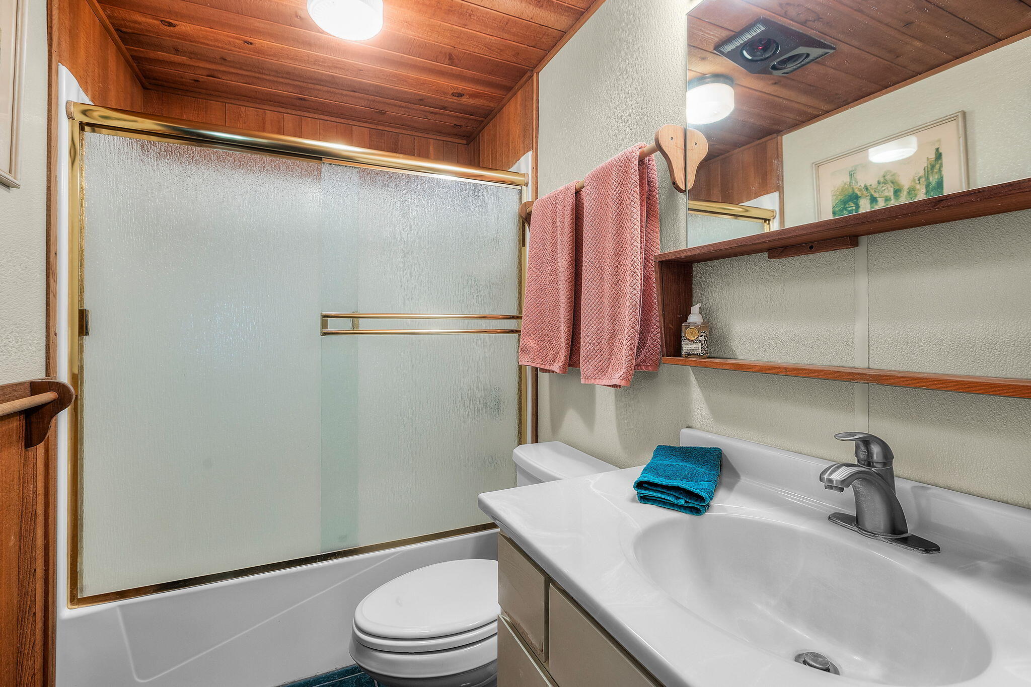 Los Serranos - Residential