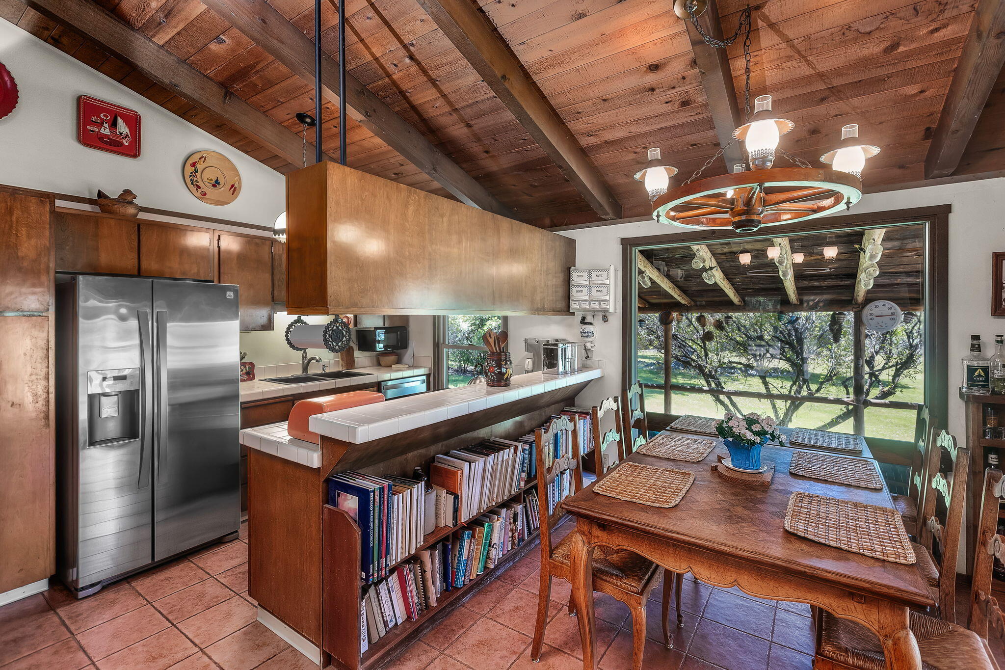 Los Serranos - Residential