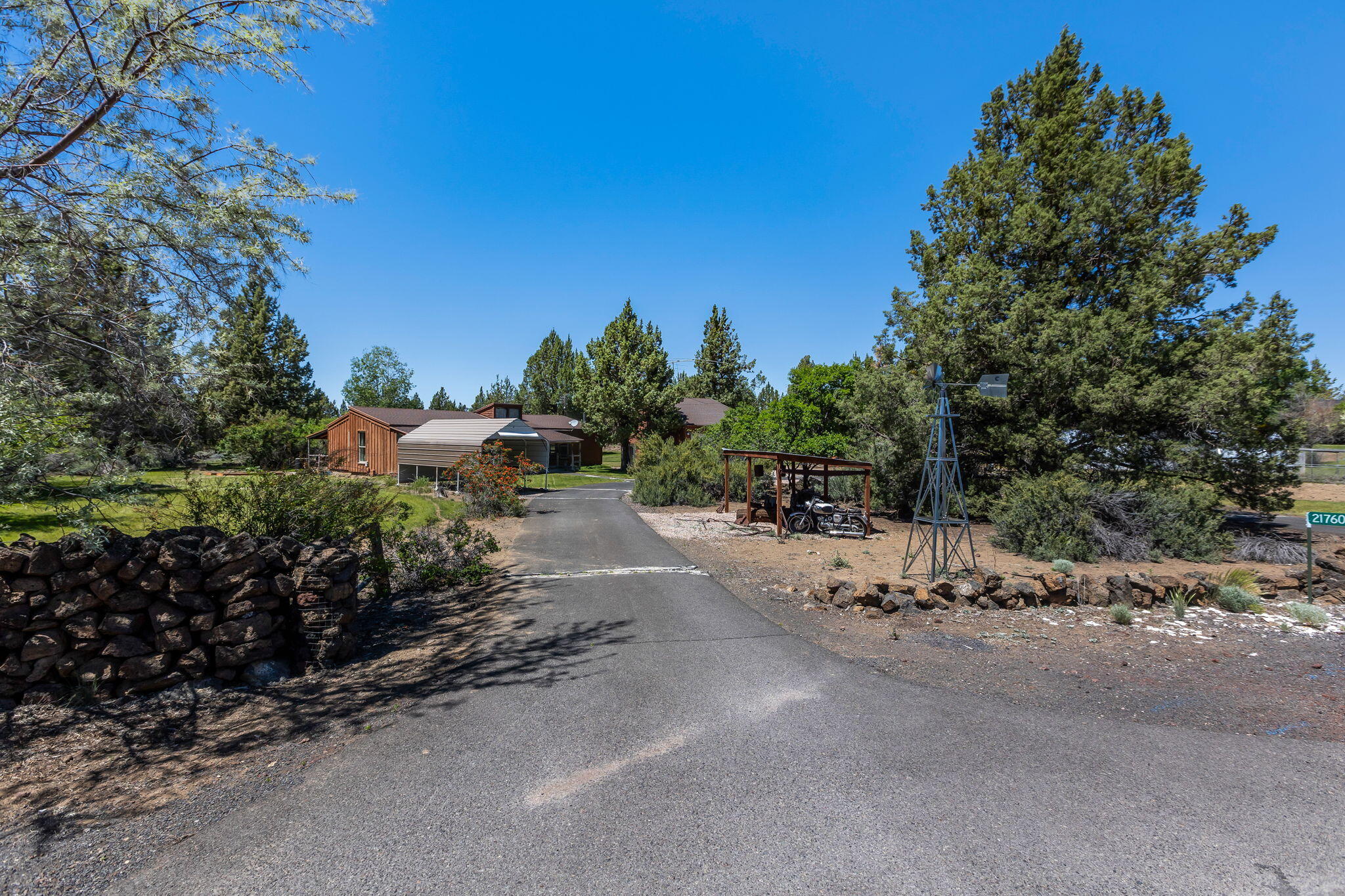 Los Serranos - Residential