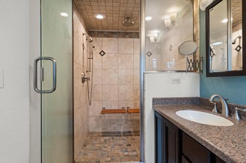 Tiny photo for 907 Comet Avenue, Central Point, OR 97502 (MLS # 220212847)