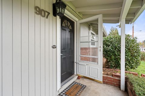 Tiny photo for 907 Comet Avenue, Central Point, OR 97502 (MLS # 220212847)