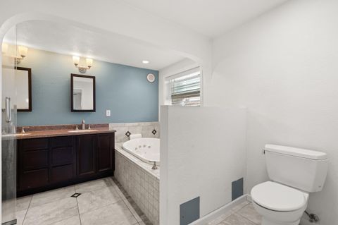Tiny photo for 907 Comet Avenue, Central Point, OR 97502 (MLS # 220212847)