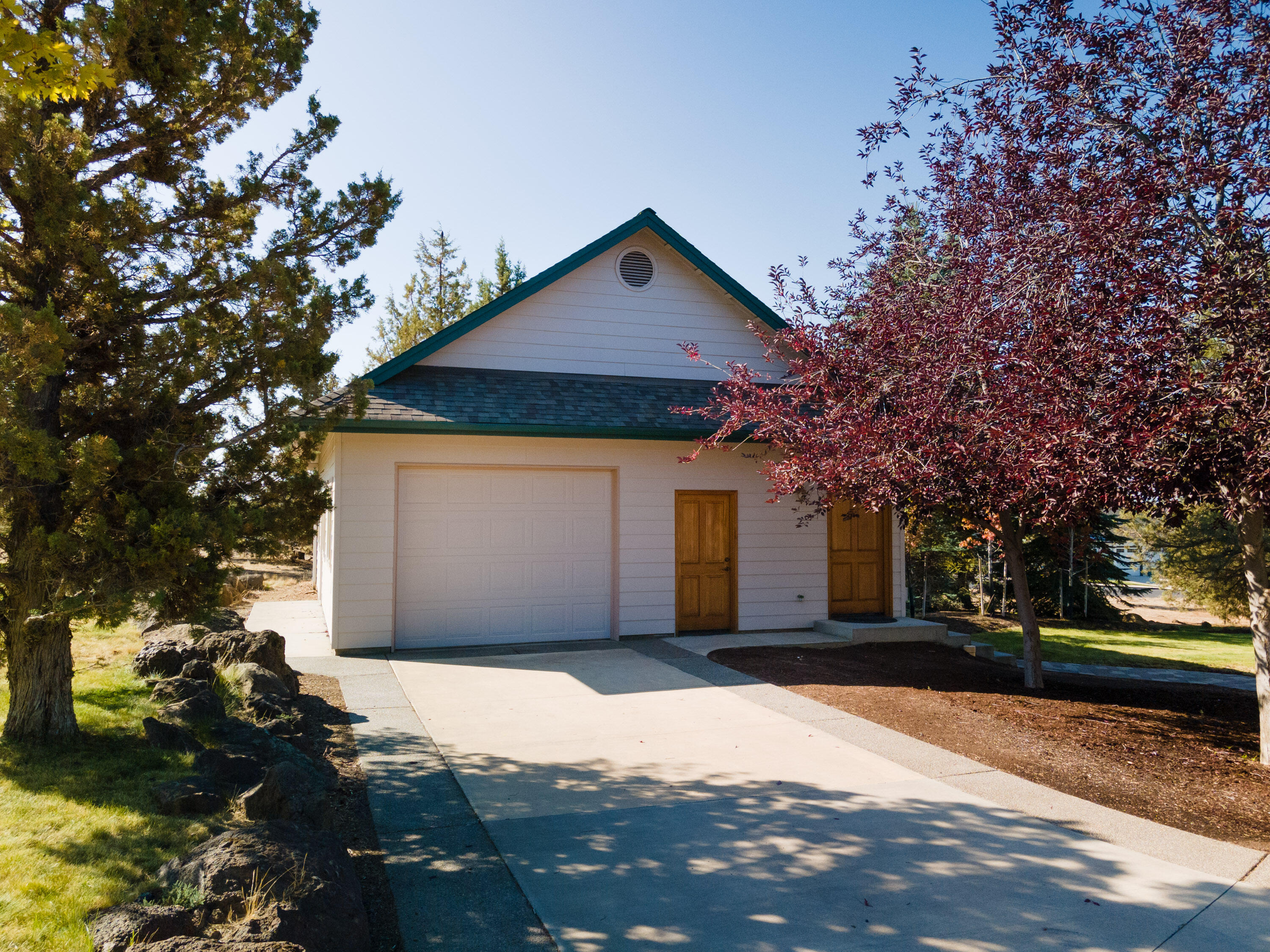 Hunts Three Sisters - Residential