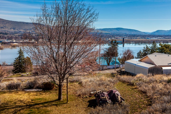 Approximate Northwest corner of the parcels looking East toward Lake Ewauna