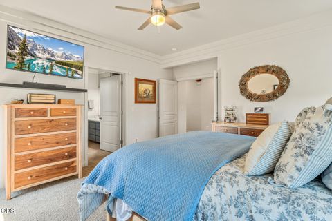 Tiny photo for 60900 Jennings Road, Bend, OR 97702 (MLS # 220223149)