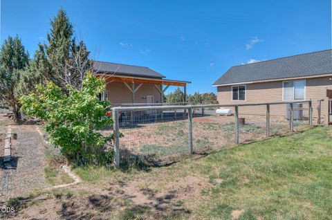 Tiny photo for 60900 Jennings Road, Bend, OR 97702 (MLS # 220223149)