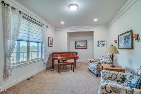 Tiny photo for 60900 Jennings Road, Bend, OR 97702 (MLS # 220223149)