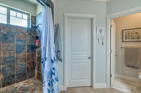 Tiny photo for 60900 Jennings Road, Bend, OR 97702 (MLS # 220223149)