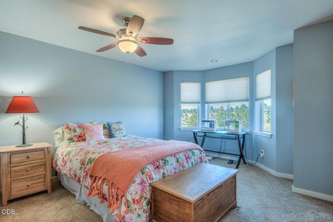 Tiny photo for 60900 Jennings Road, Bend, OR 97702 (MLS # 220223149)