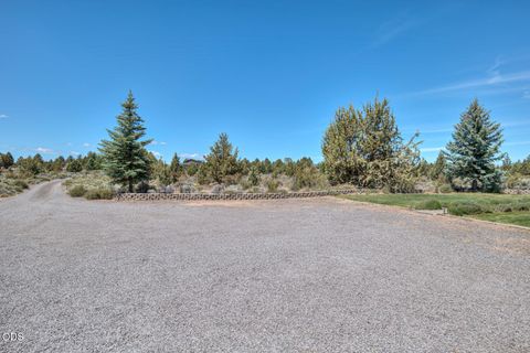 Tiny photo for 60900 Jennings Road, Bend, OR 97702 (MLS # 220223149)