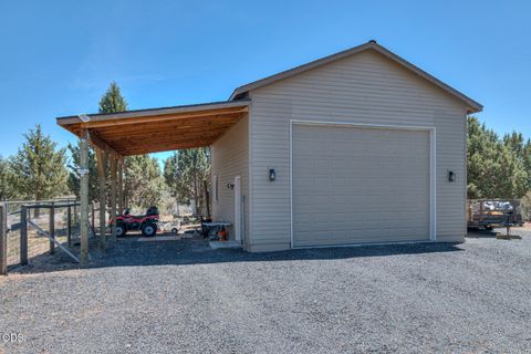 Tiny photo for 60900 Jennings Road, Bend, OR 97702 (MLS # 220223149)