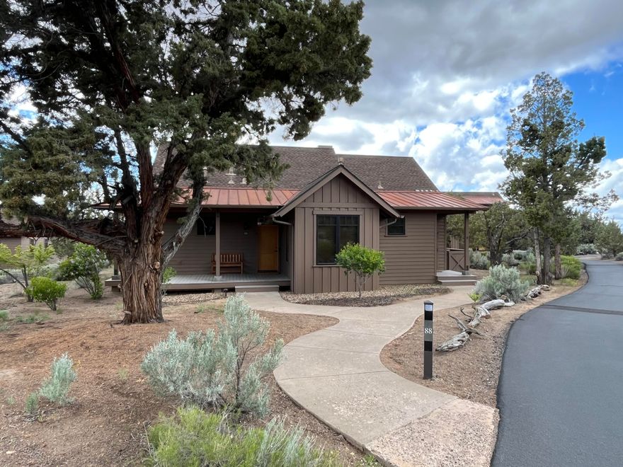 Luxury Ranch Cabin at Brasada Ranch.  Super clean and fresh with recent interior paint. Convenient location, great parking for your guests. Stone Fireplaces, Hardwood Floors, Granite Kitchen Counters and SS appliances. Spacious deck with BBQ. Walking distance to all amenities, miles of hiking and biking trails incl on adjacent BLM land. Enjoy all the benefits of membership- Athletic Center wit 3 pools, Adult Only Pool, Water Slide and Lazy River, Equestrian Center, 18 Hole Golf Course, Spa, Restaurants, Fishing, Horse Back riding and much more!