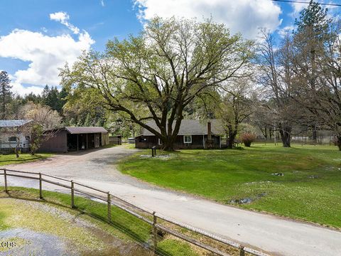 Tiny photo for 910 Reeves Creek Road, Selma, OR 97538 (MLS # 220223573)