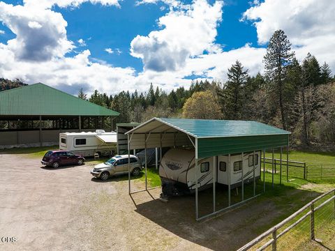 Tiny photo for 910 Reeves Creek Road, Selma, OR 97538 (MLS # 220223573)