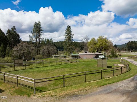 Tiny photo for 910 Reeves Creek Road, Selma, OR 97538 (MLS # 220223573)