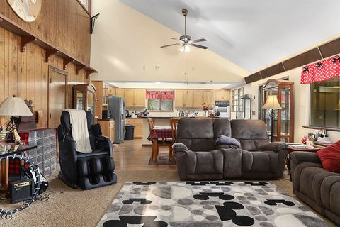 Tiny photo for 910 Reeves Creek Road, Selma, OR 97538 (MLS # 220223573)