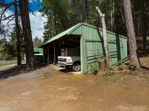 Tiny photo for 910 Reeves Creek Road, Selma, OR 97538 (MLS # 220223573)