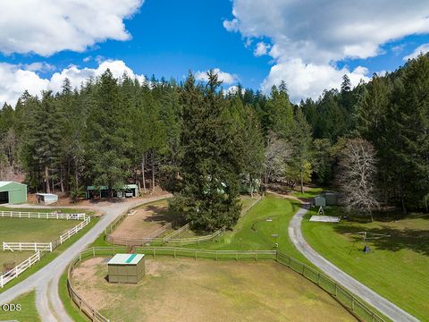Tiny photo for 910 Reeves Creek Road, Selma, OR 97538 (MLS # 220223573)