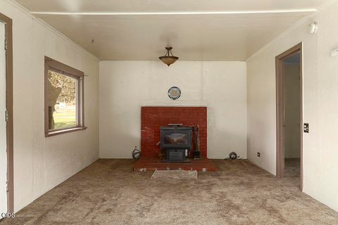 Tiny photo for 910 Reeves Creek Road, Selma, OR 97538 (MLS # 220223573)