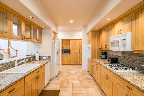 Tiny photo for 57086 Peppermill Circle #36-D, Sunriver, OR 97707 (MLS # 220219730)